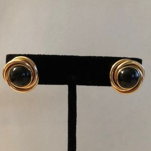 14k Black Onyx and gold Knot Earrings